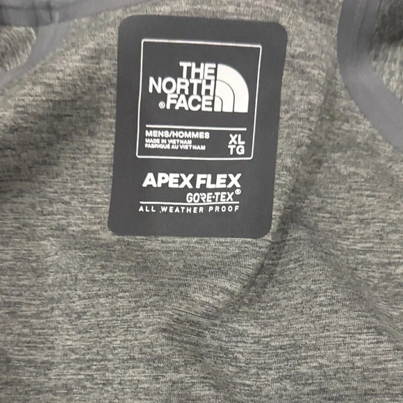 The North Face Men's Black Raincoat - Picture 7 of 8